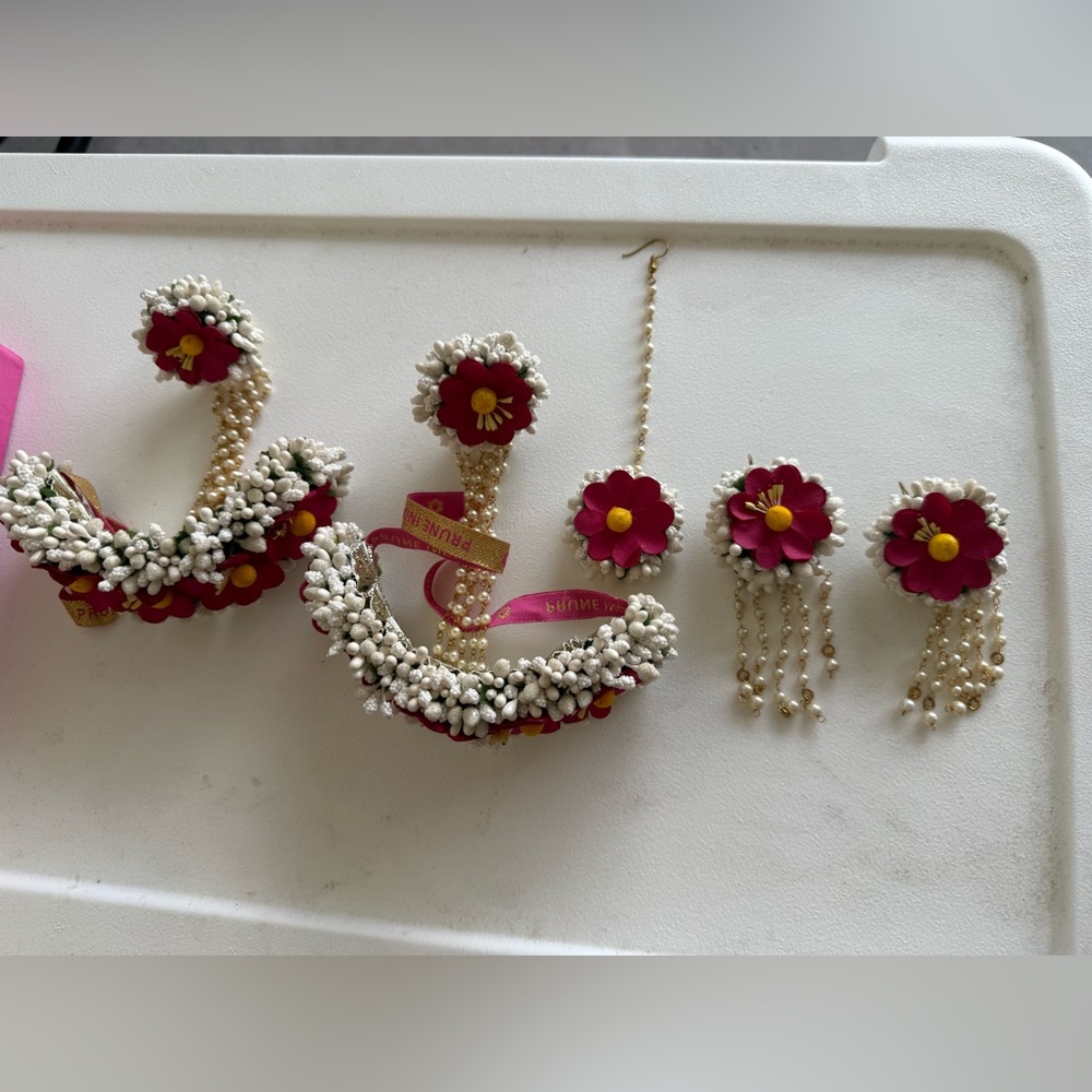 Prune India Floral Jewelry Set
